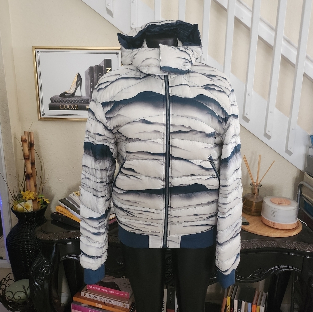 Lululemon jacket size M